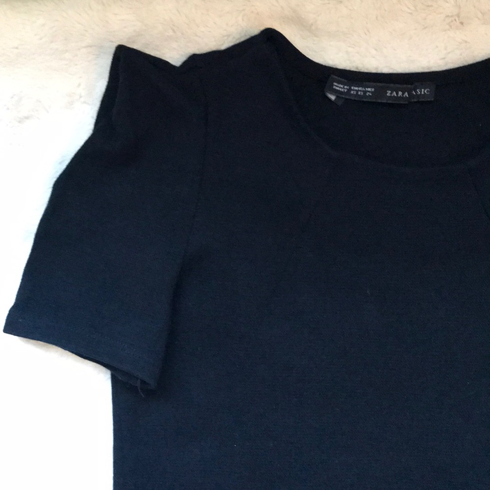 ZARA Basic pointed shoulder tee